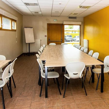 Auberge De Jeunesse Hi Pontarlier Exteriör bild