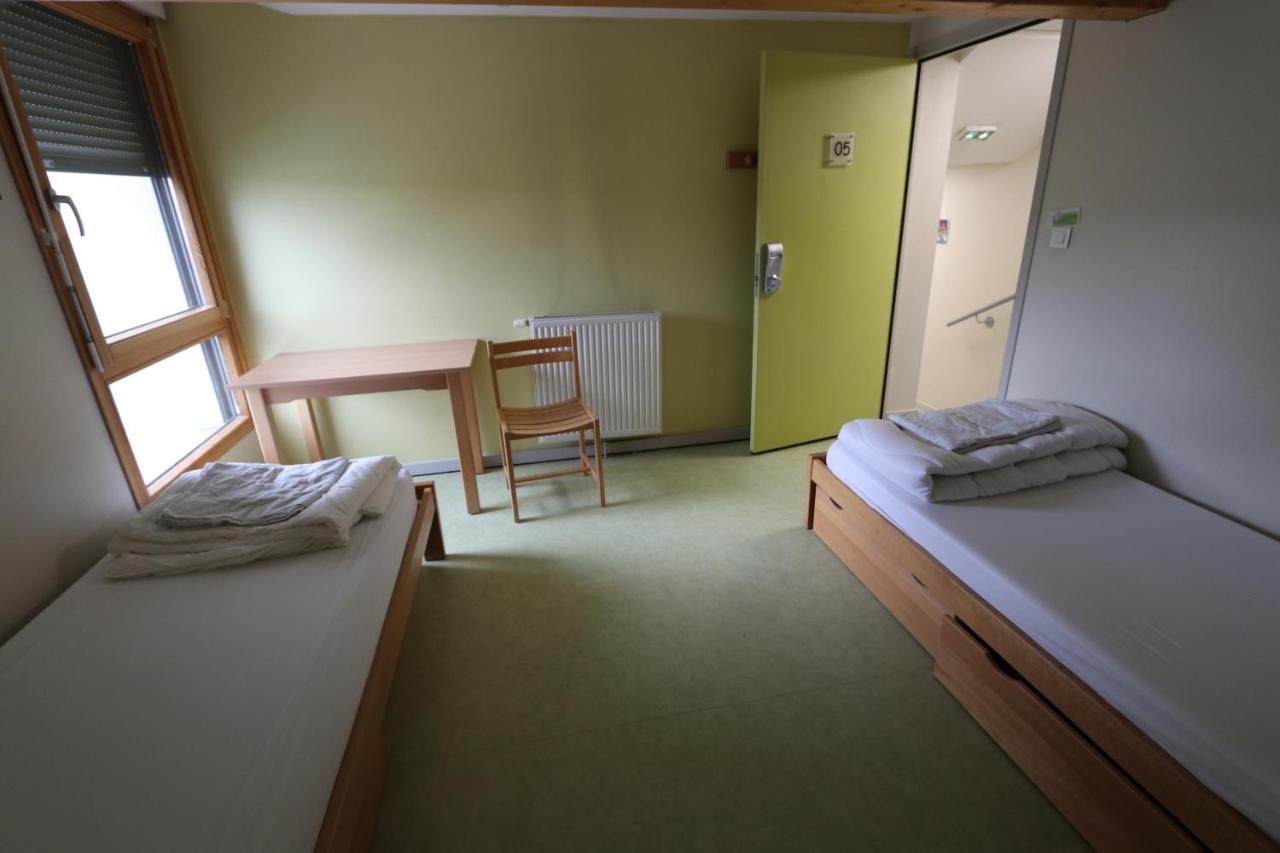 Auberge De Jeunesse Hi Pontarlier Exteriör bild