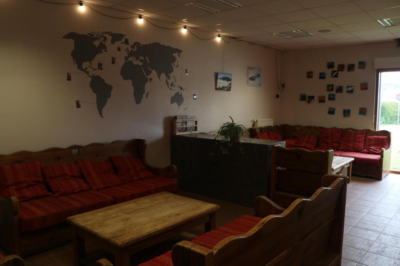 Auberge De Jeunesse Hi Pontarlier Exteriör bild