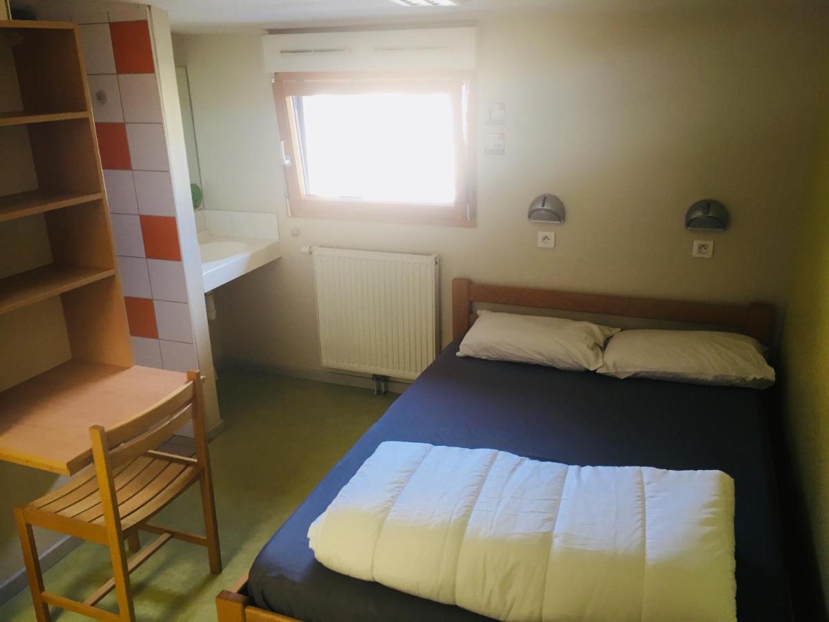 Auberge De Jeunesse Hi Pontarlier Exteriör bild